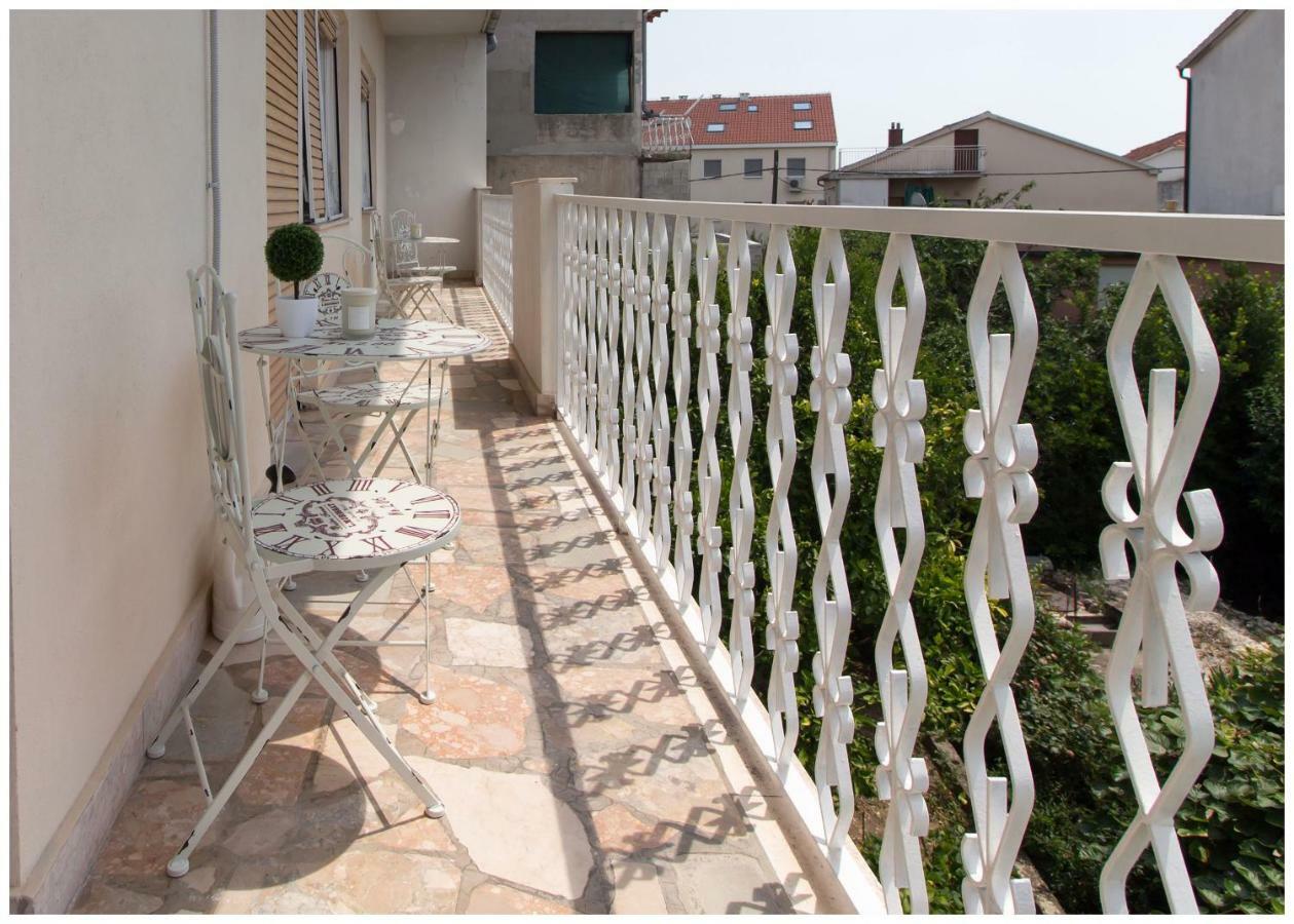 Large Apartment Between Split And Trogir Kaštela Esterno foto