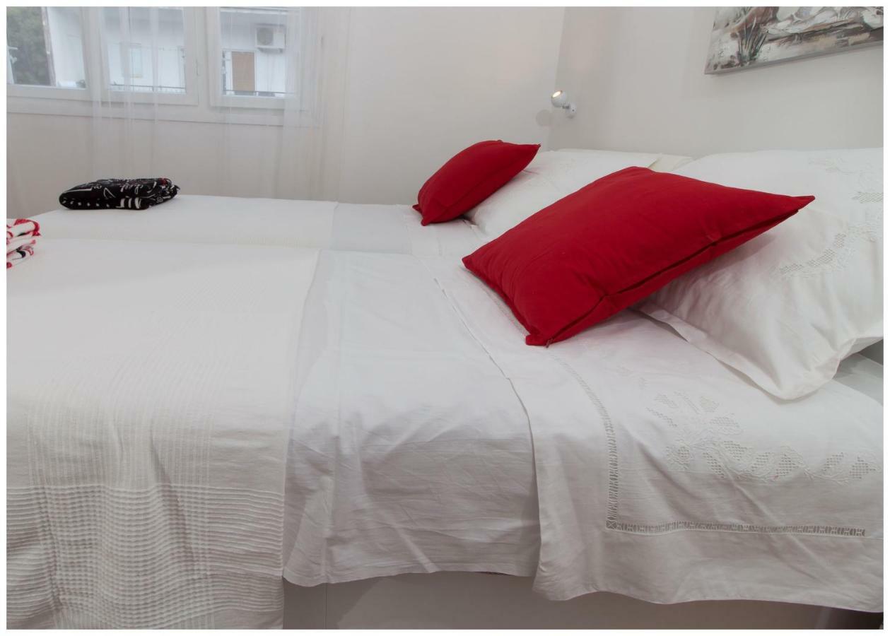 Large Apartment Between Split And Trogir Kaštela Esterno foto